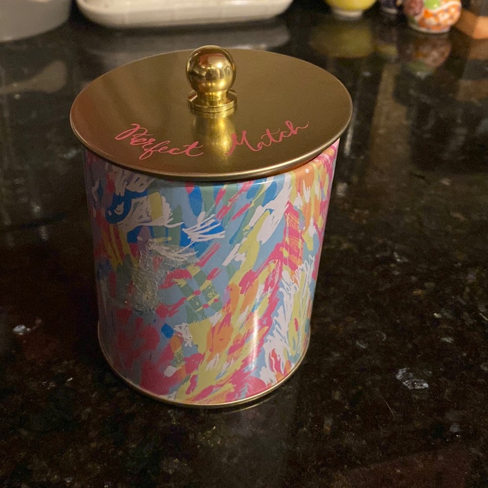 Lilly Pulitzer Candle, unused